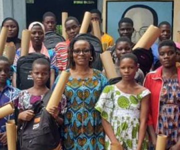 Rentrée Solidaire à Notsè : 30 élèves équipés par la MVCP pour une année apaisée